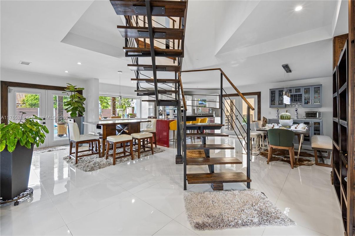 Dining room, Interior, Pendant Lights, Recessed Lighting