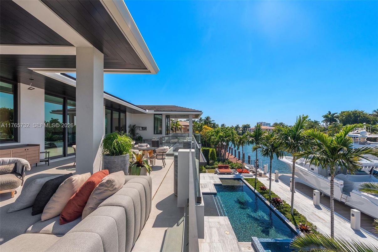 Exterior, Pool, Water