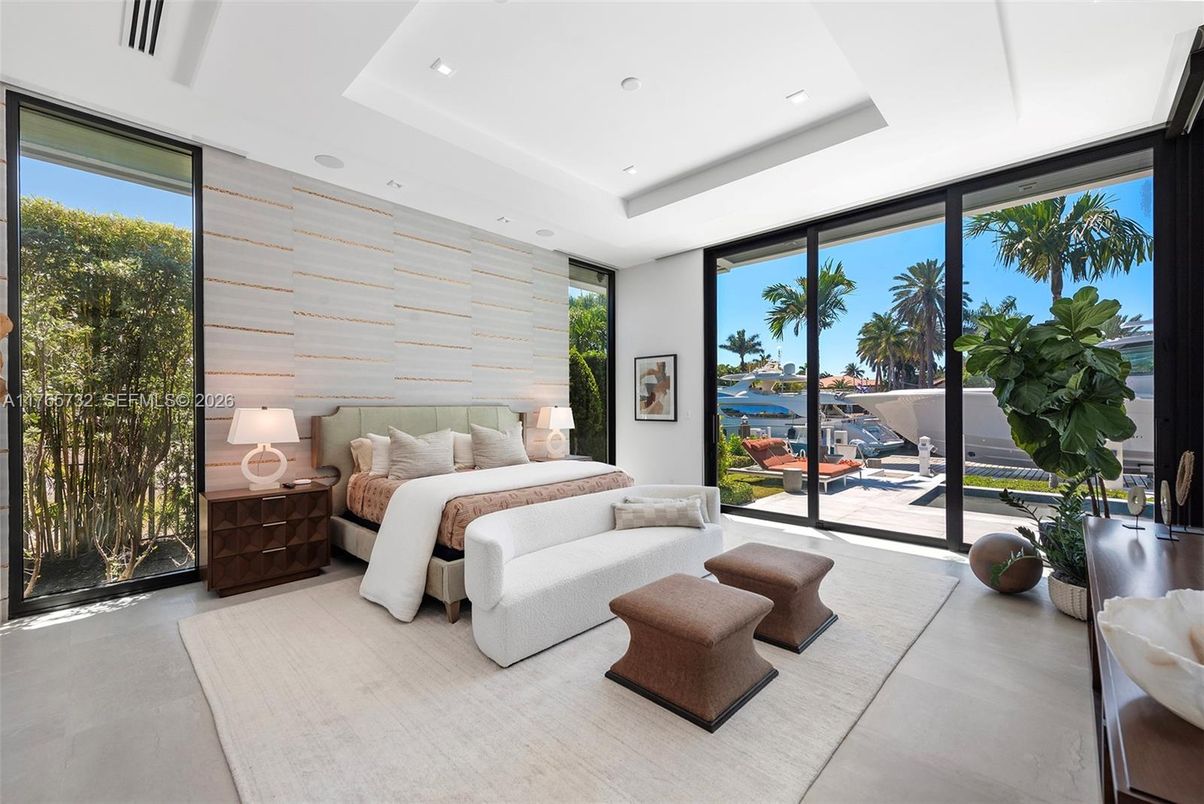 Bedroom, Interior, Recessed Lighting, Water