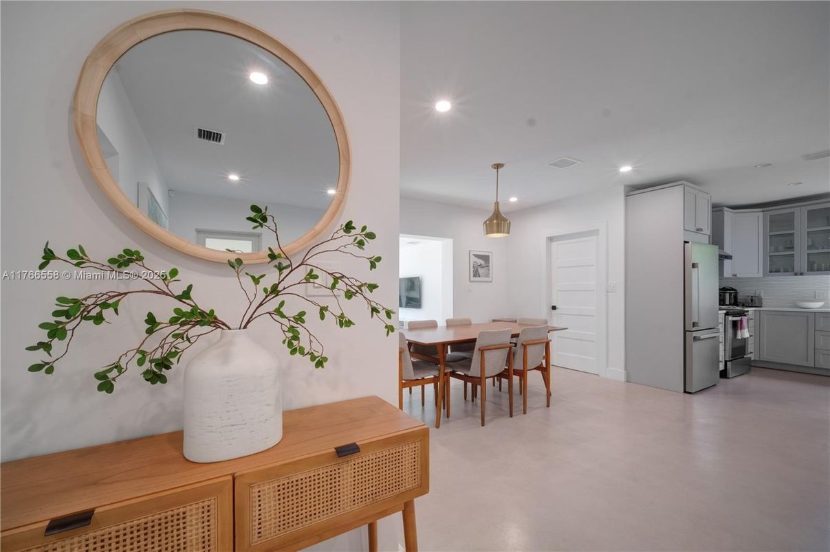 Dining room, Interior, Kitchen, Pendant Lights, Recessed Lighting
