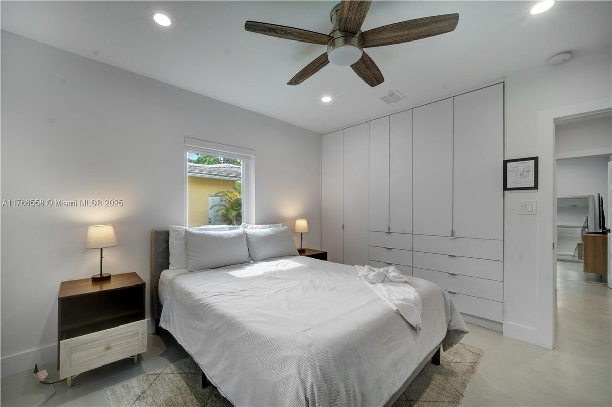 Bedroom, Interior, Recessed Lighting