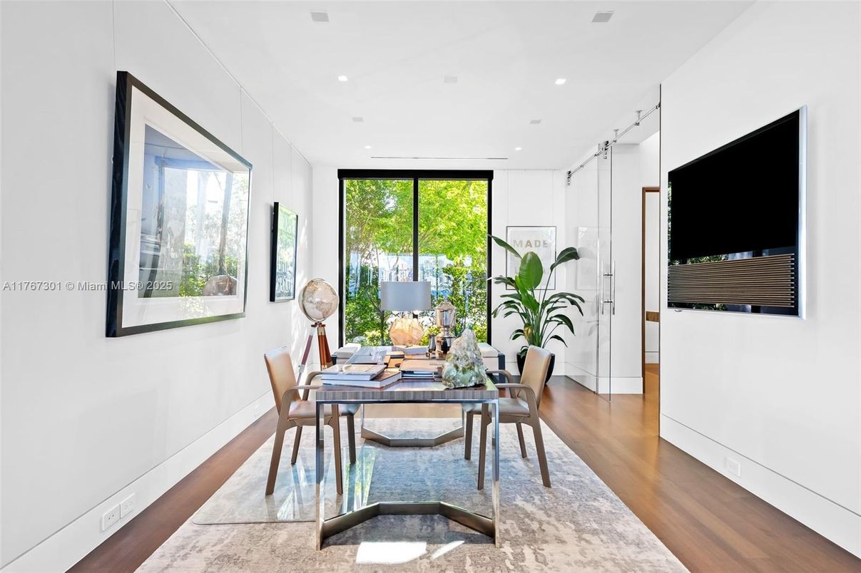 Home Office, Interior, Recessed Lighting, Wood Texture Flooring