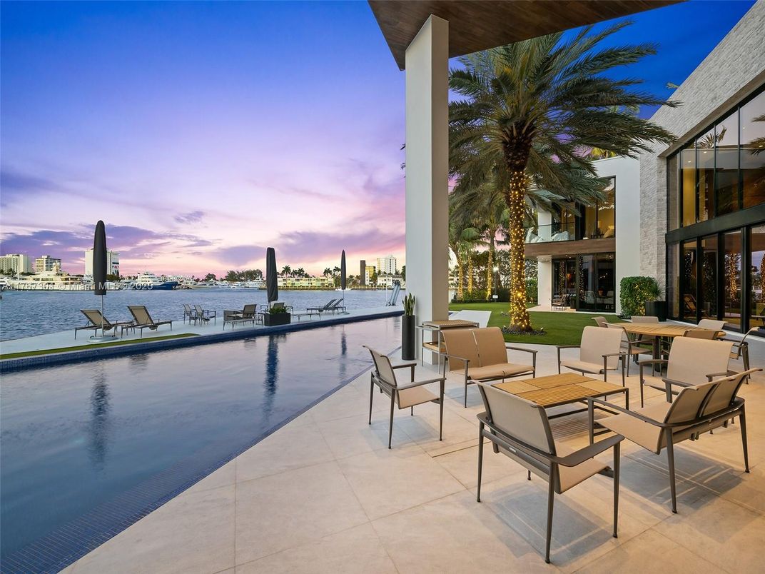 Exterior, Pool, Water