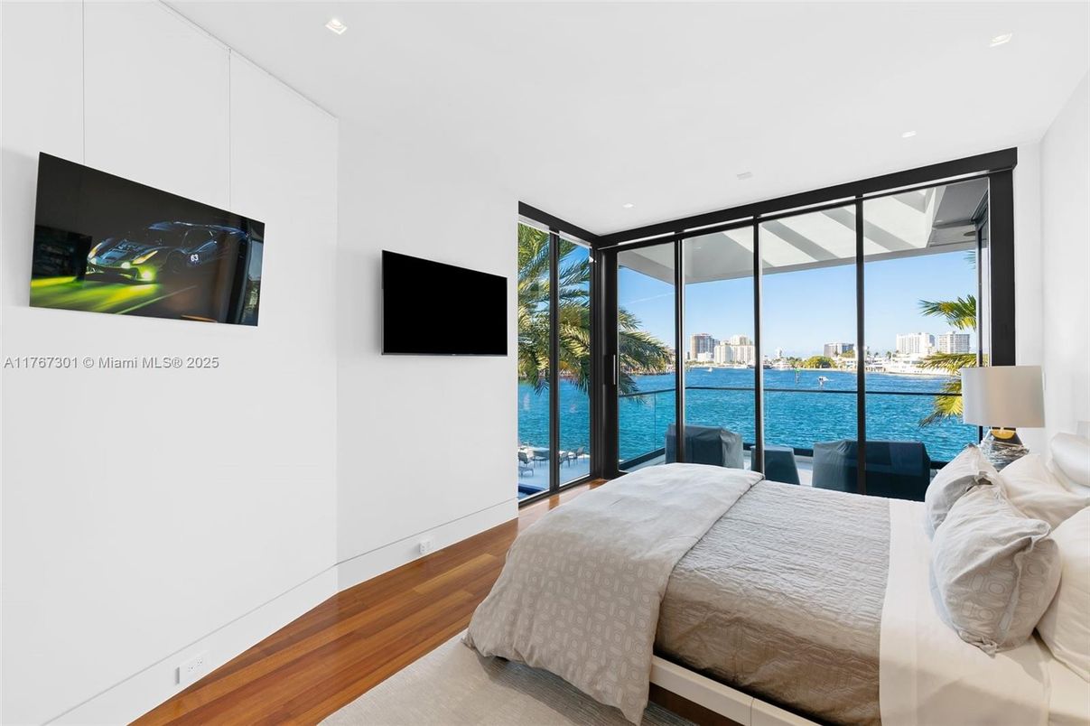 Bedroom, Interior, Recessed Lighting, Water, Wood Texture Flooring