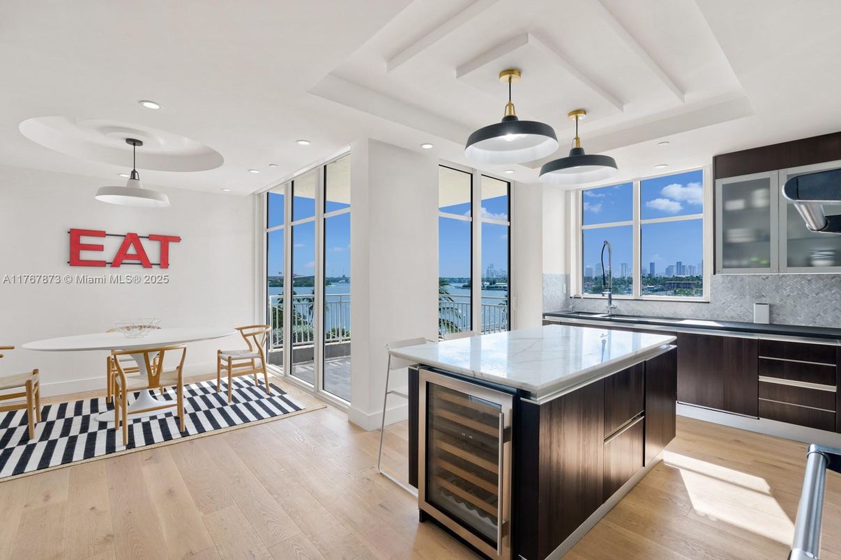 Dining room, Interior, Kitchen, Pendant Lights, Recessed Lighting, Wood Texture Flooring