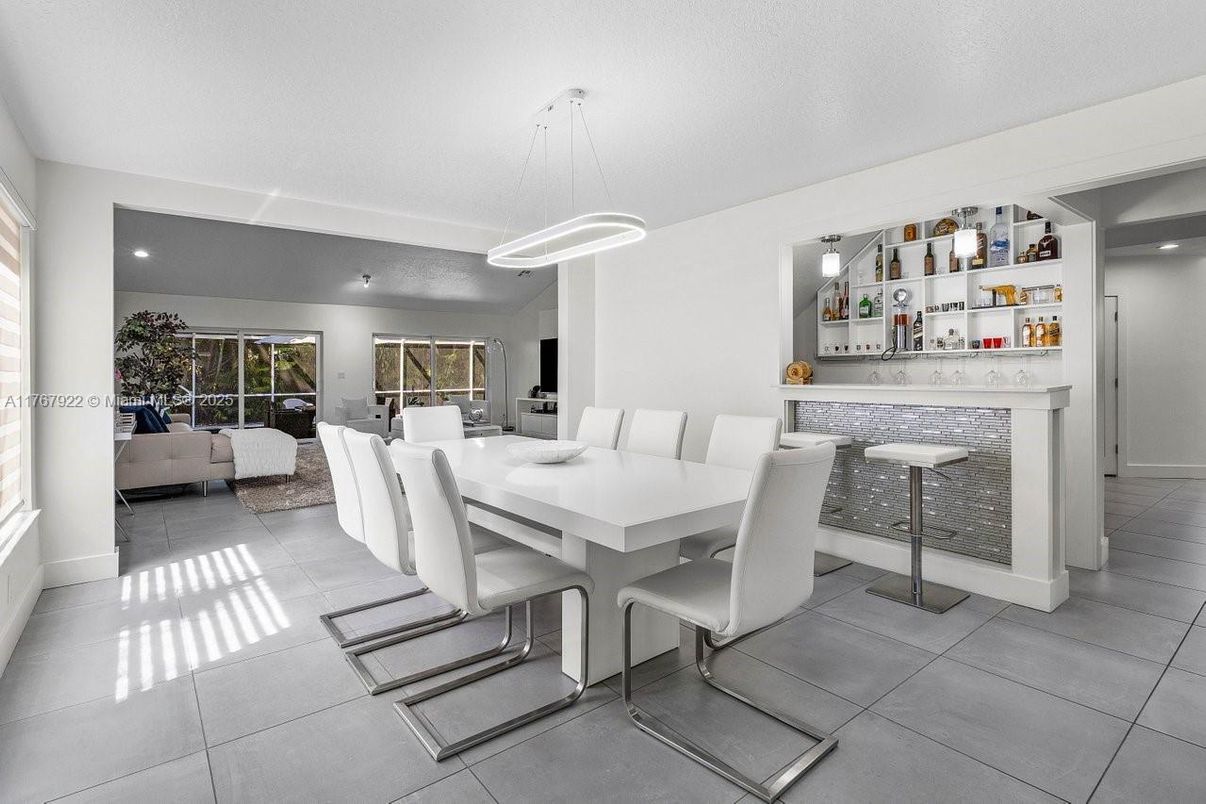 Dining room, Interior, Living room, Pendant Lights, Recessed Lighting