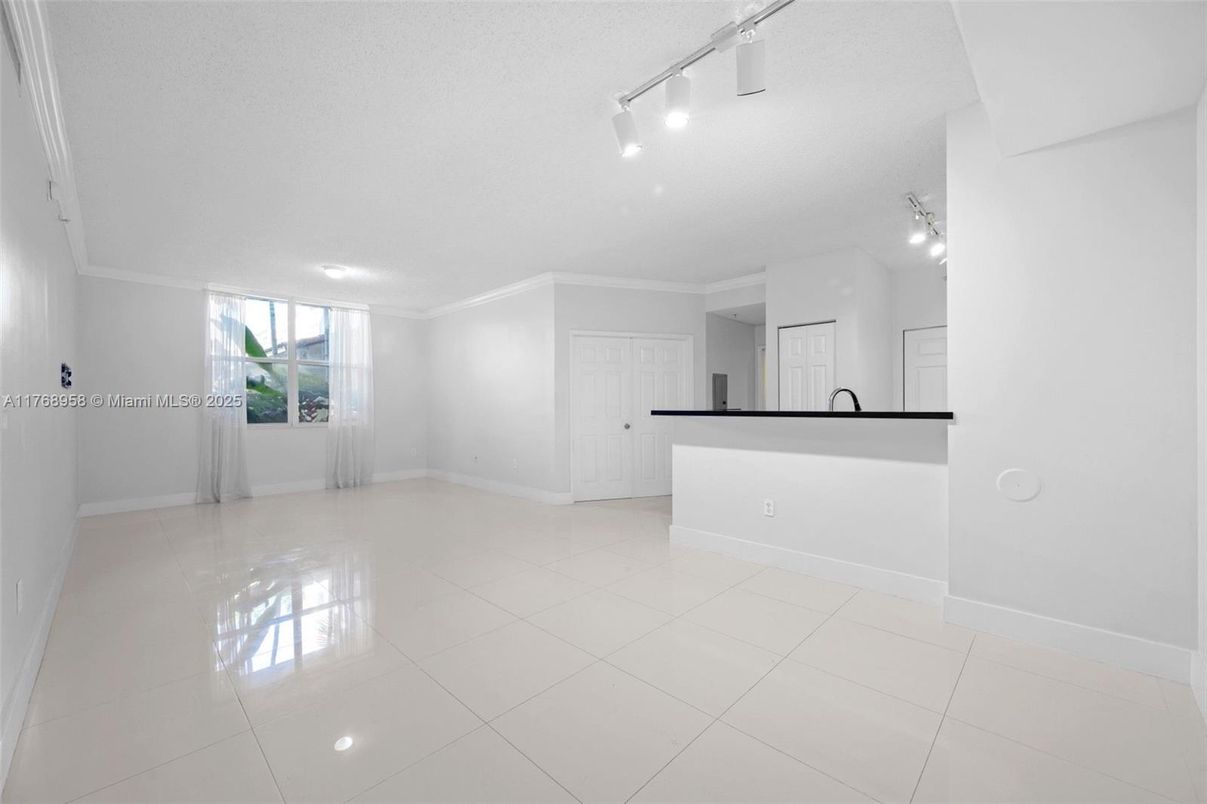 Empty room, Interior, Kitchen