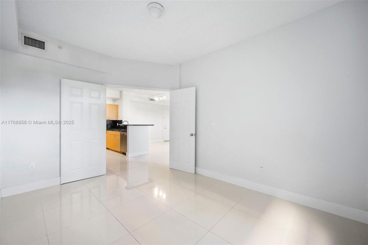 Empty room, Interior, Kitchen