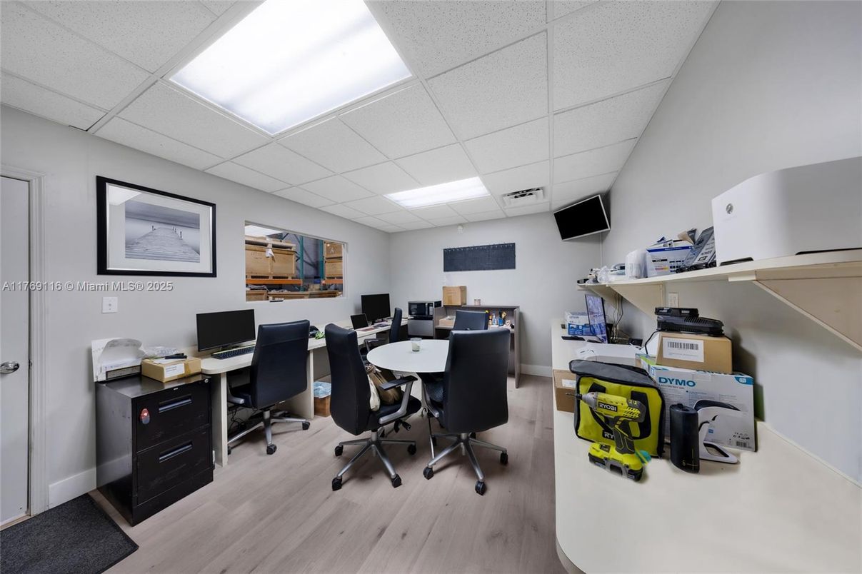 Home Office, Interior, Recessed Lighting, Wood Texture Flooring