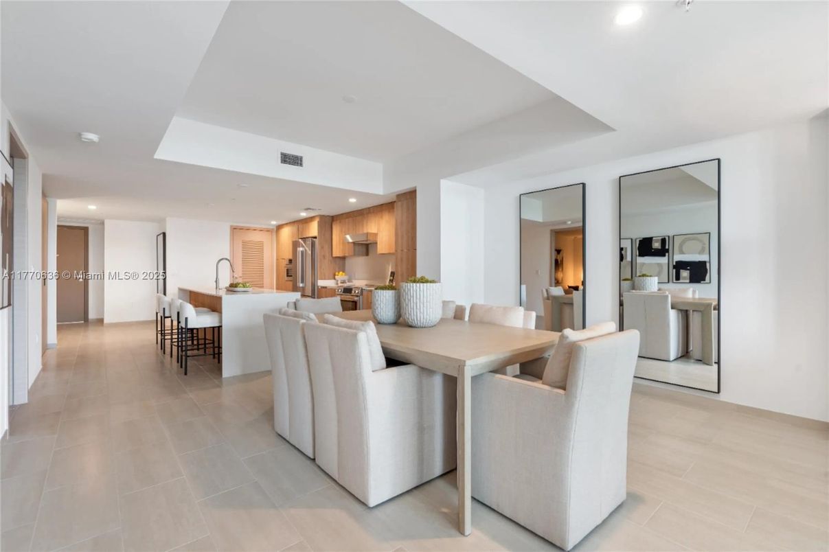 Dining room, Interior, Kitchen, Recessed Lighting