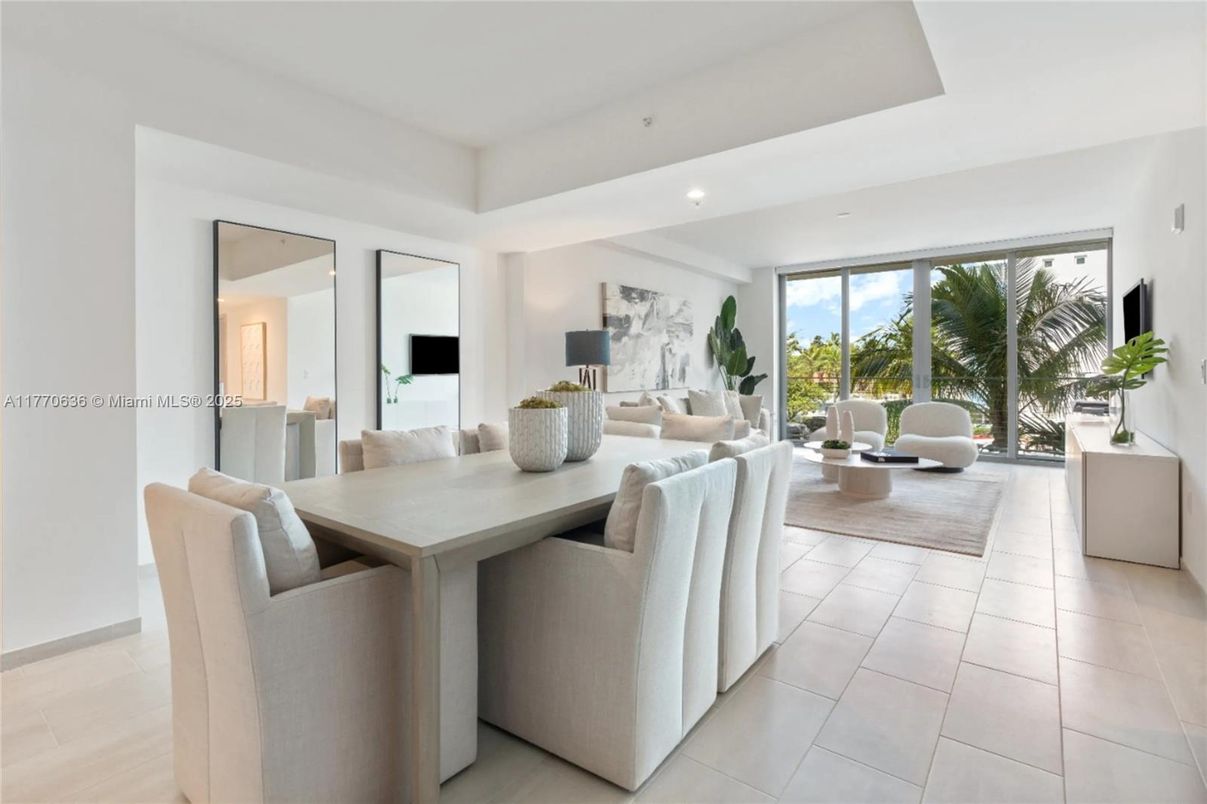 Dining room, Interior, Living room, Recessed Lighting, Water