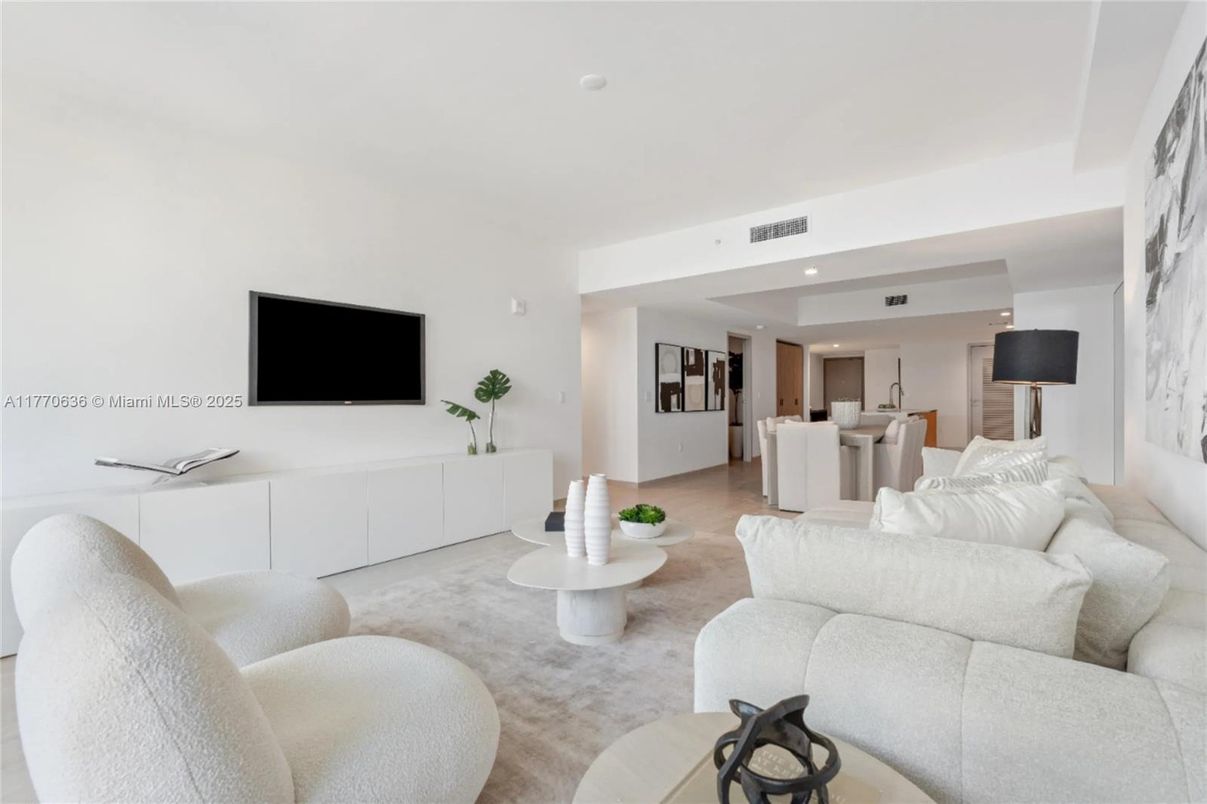 Dining room, Interior, Living room, Recessed Lighting