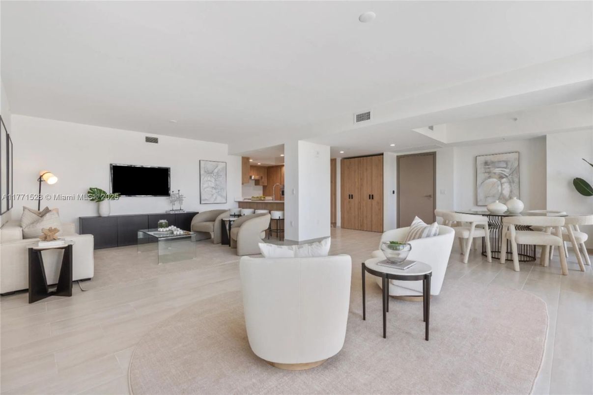 Dining room, Interior, Living room, Recessed Lighting