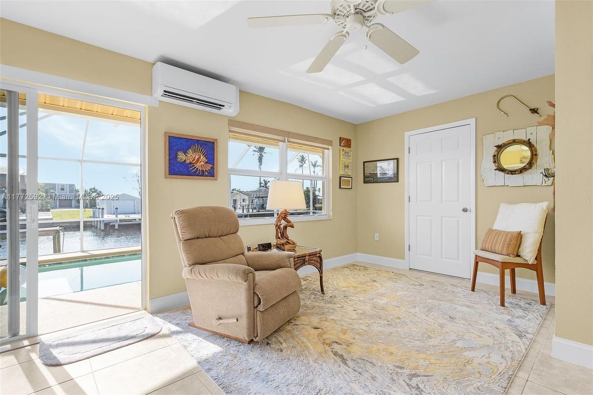 Interior, Sun Room, Water