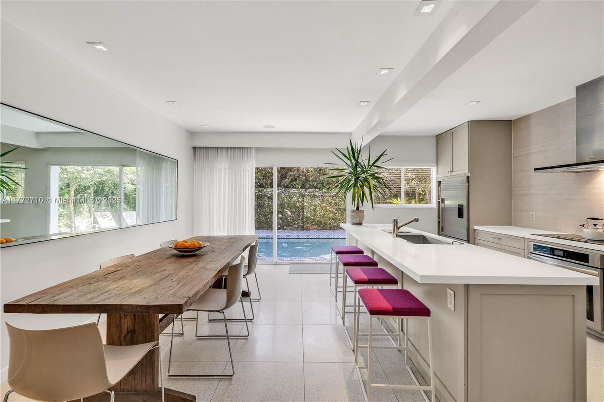 Dining room, Interior, Kitchen, Recessed Lighting, Stainless Steel Appliances