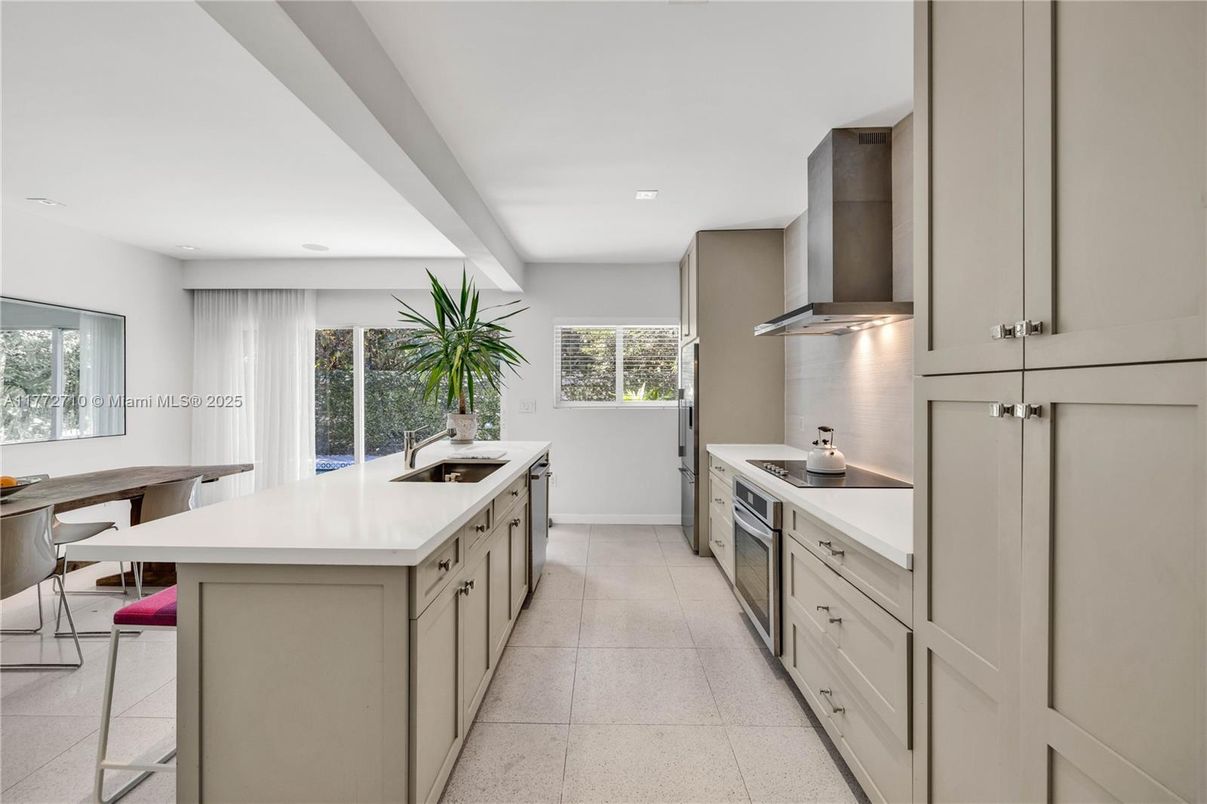 Dining room, Interior, Kitchen, Recessed Lighting