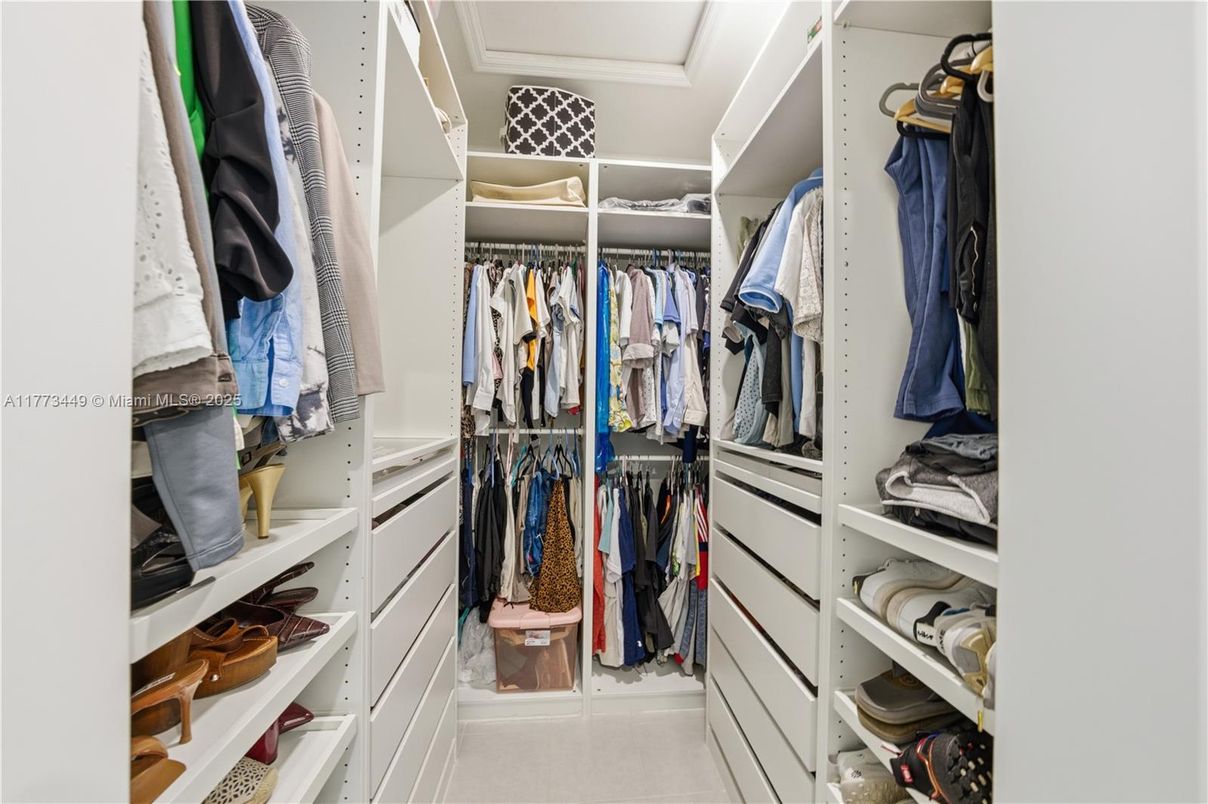 Interior, Walk-in Closets