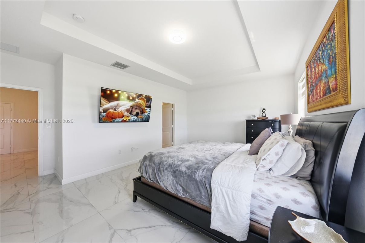 Bedroom, Interior, Marble, Recessed Lighting