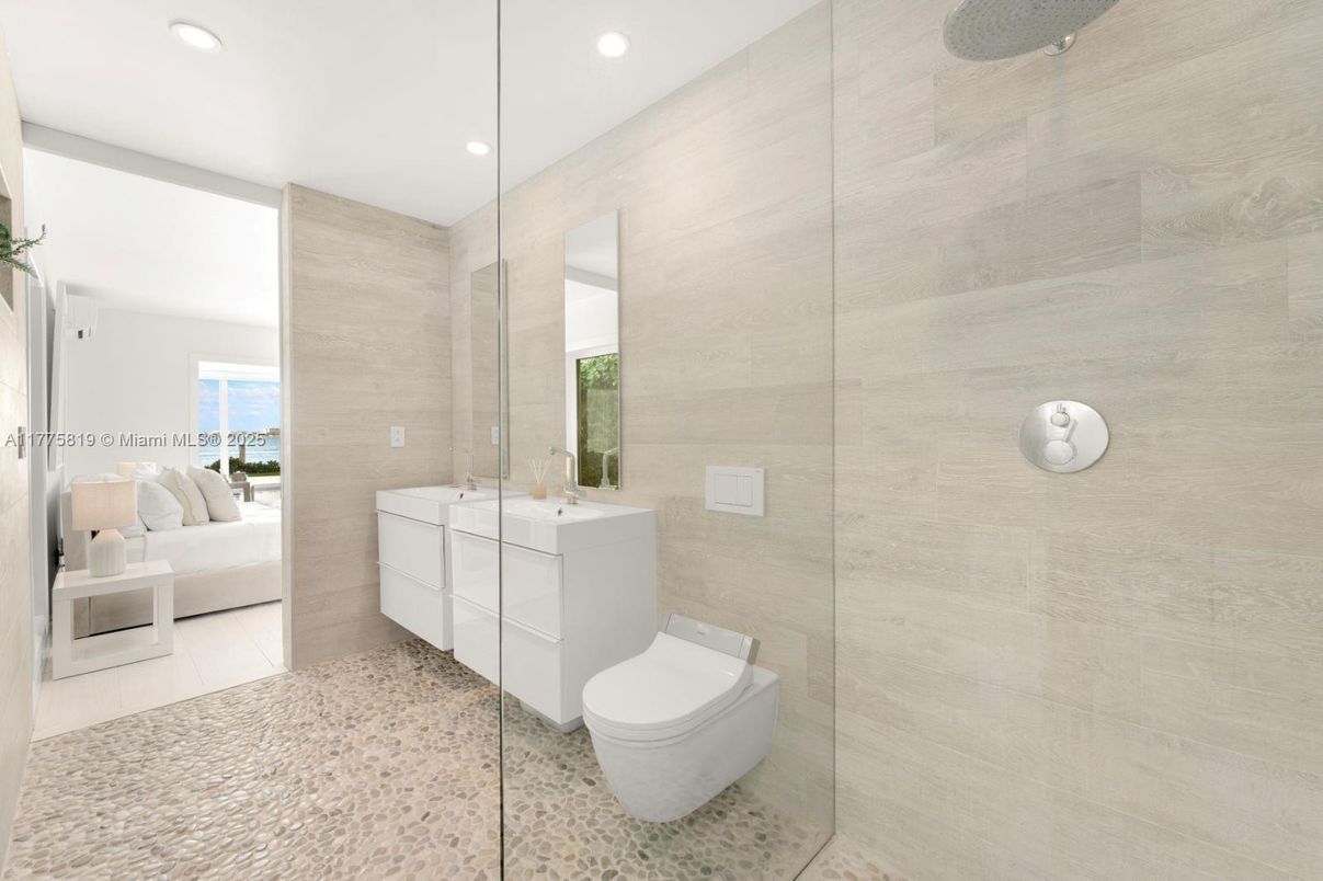 Bathroom, Bedroom, Glass Shower, Interior, Recessed Lighting