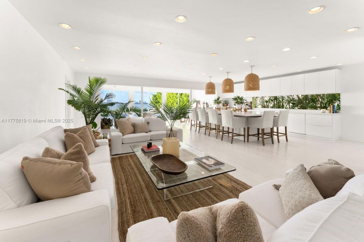 Dining room, Interior, Kitchen, Living room, Pendant Lights, Recessed Lighting
