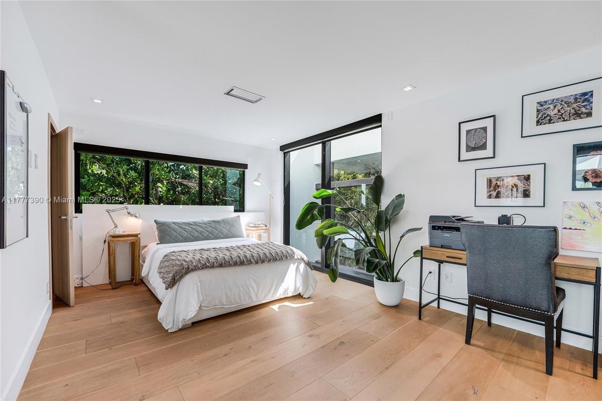 Bedroom, Home Office, Interior, Recessed Lighting, Wood Texture Flooring