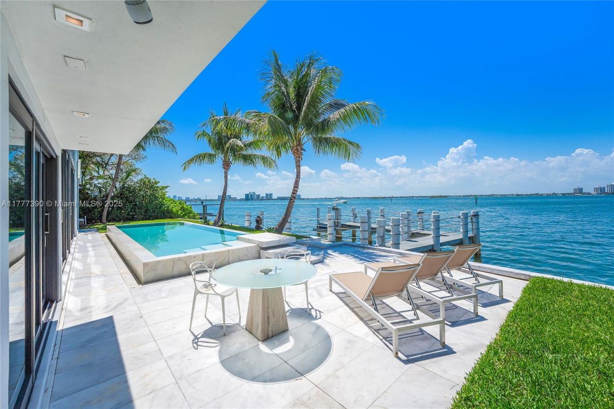 Exterior, Pool, Water