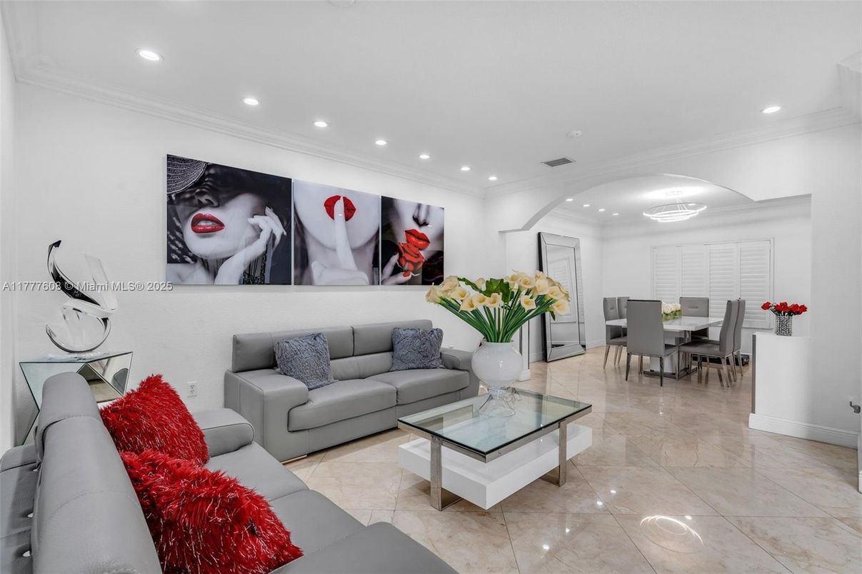 Dining room, Interior, Living room, Recessed Lighting