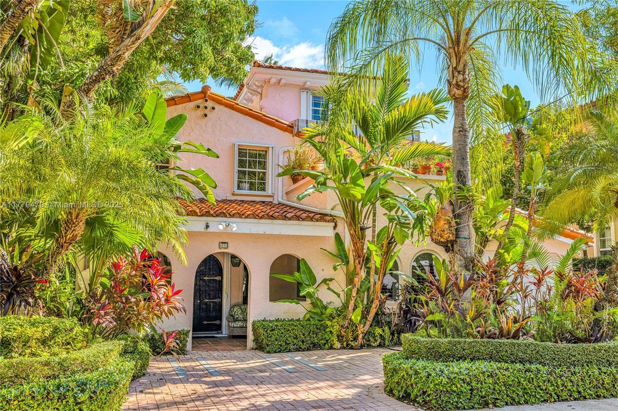 Exterior, Facade, Spanish Mediterranean