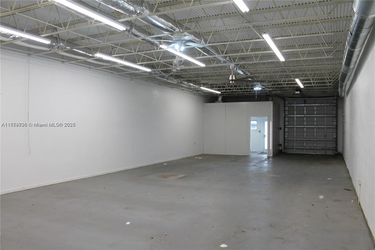 Garage, Interior