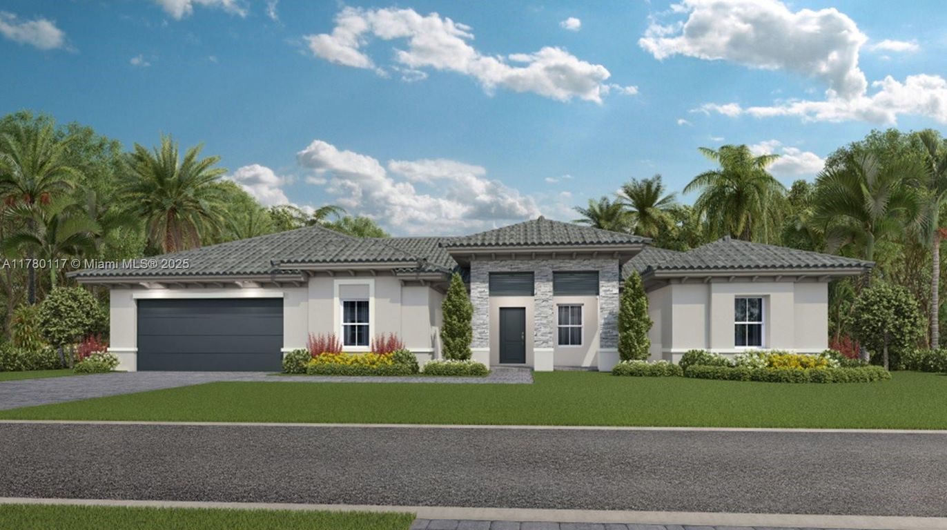 Attached, Exterior, Facade, Mediterranean