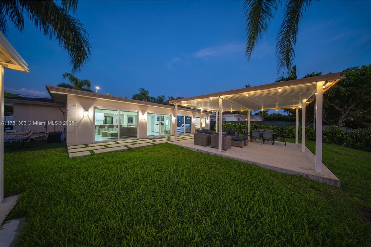 Backyard, Exterior