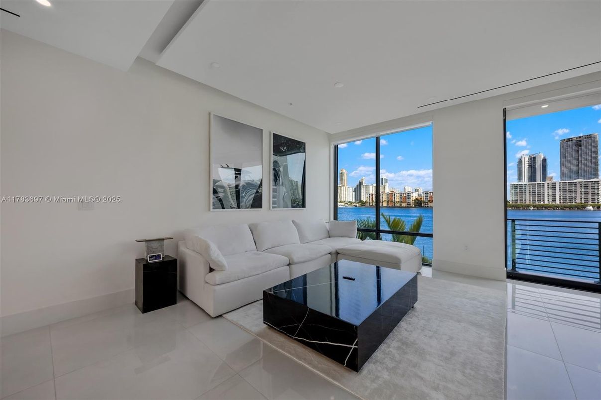 Interior, Living room, Recessed Lighting, Water