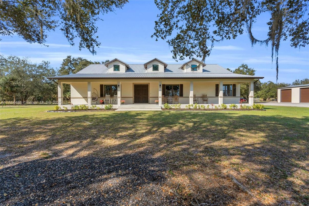 Backyard, Exterior, Facade, Farmhouse