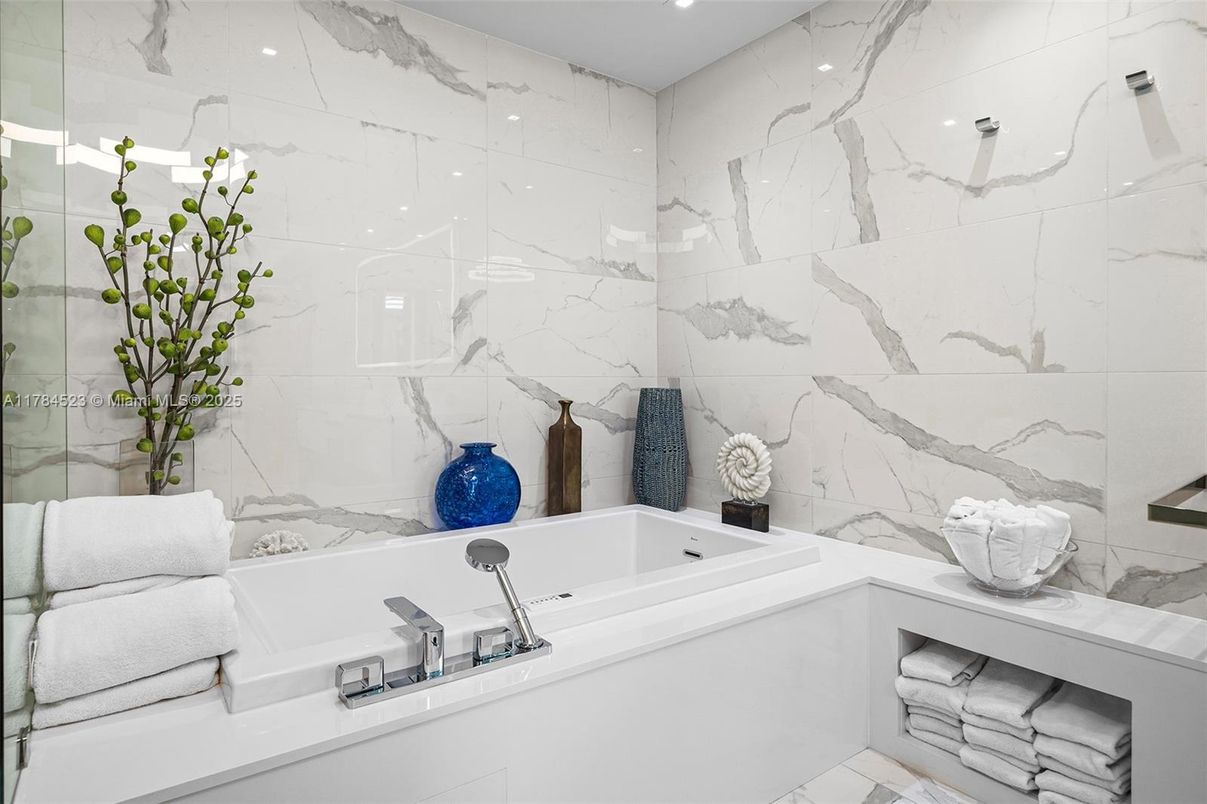 Bathroom, Interior, Marble Walls, Recessed Lighting