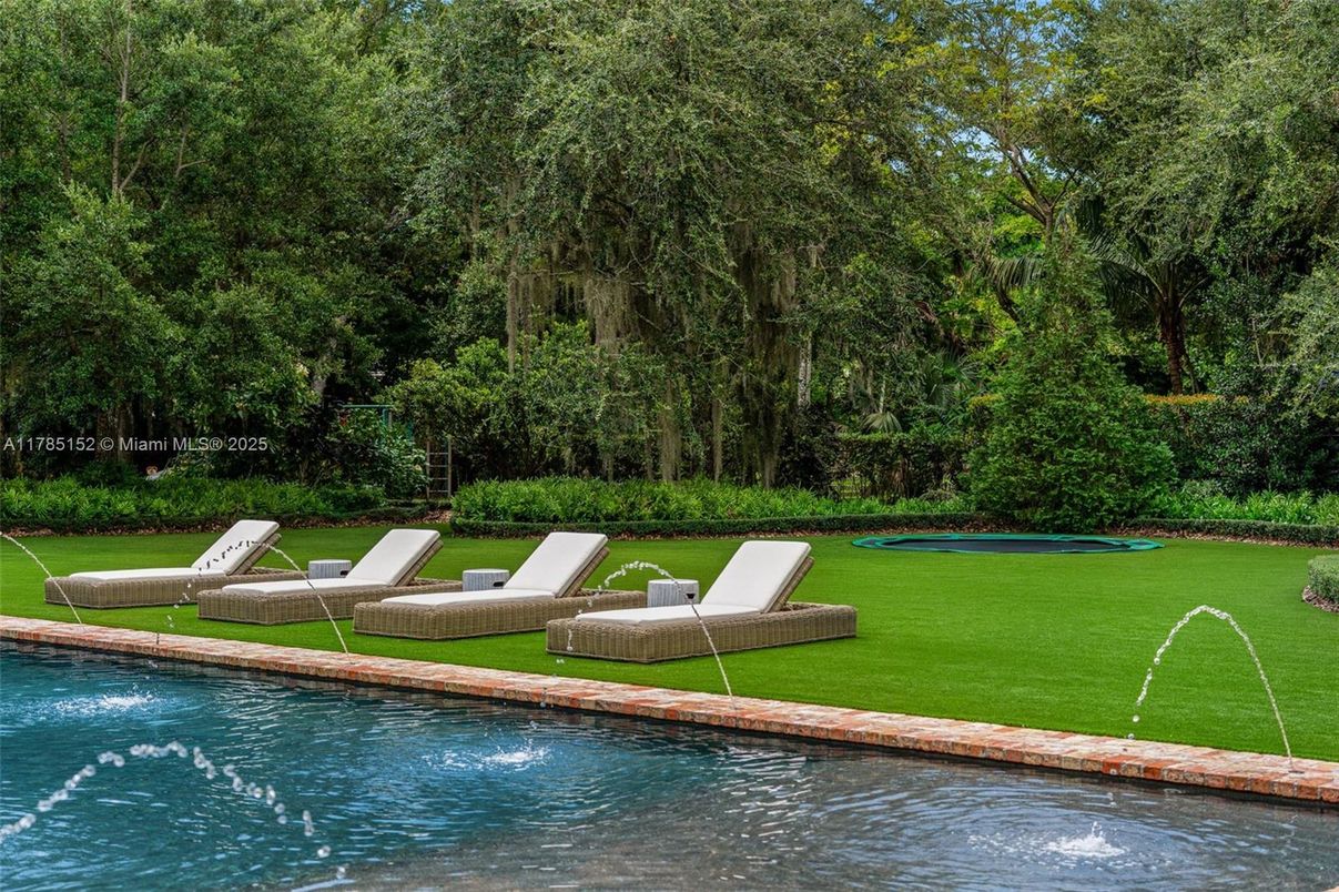 Exterior, Pool, Water