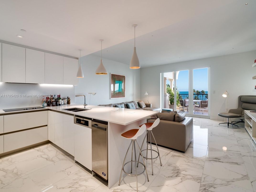 Interior, Kitchen, Living room, Marble, Pendant Lights, Recessed Lighting, Stainless Steel Appliances, Water