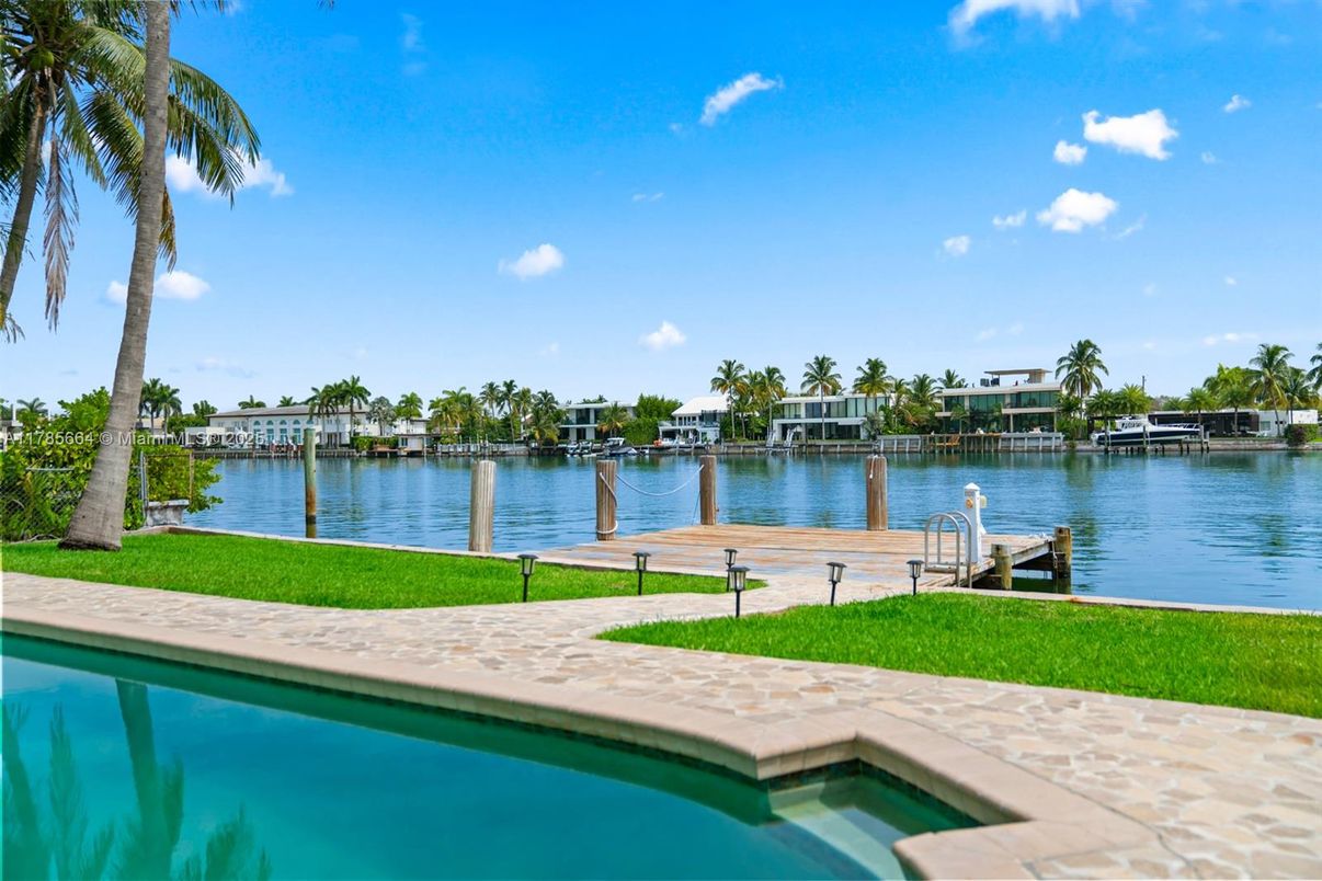 Exterior, Pool, Water