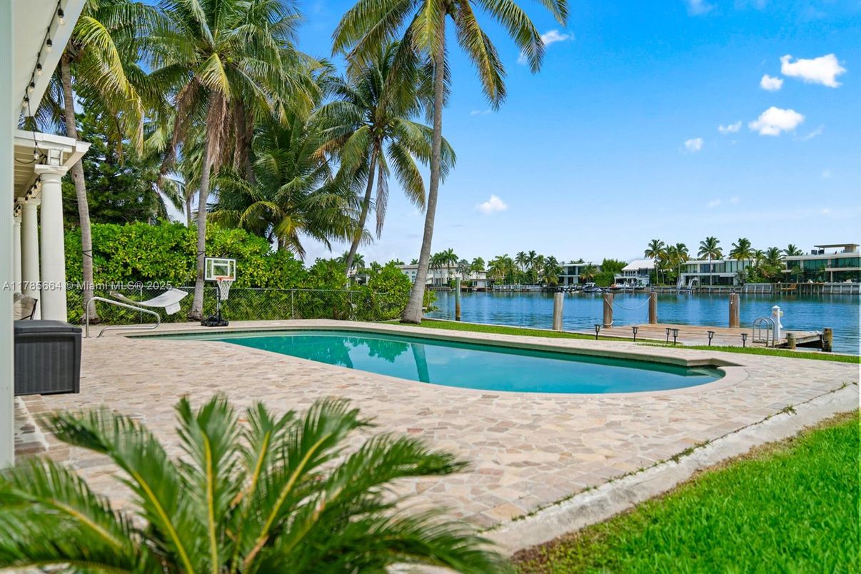 Exterior, Pool, Water