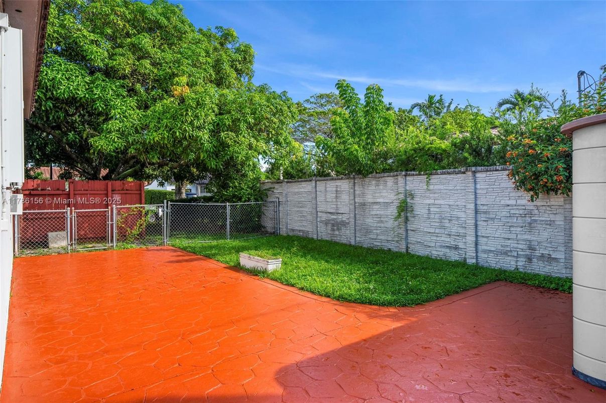 Backyard, Exterior