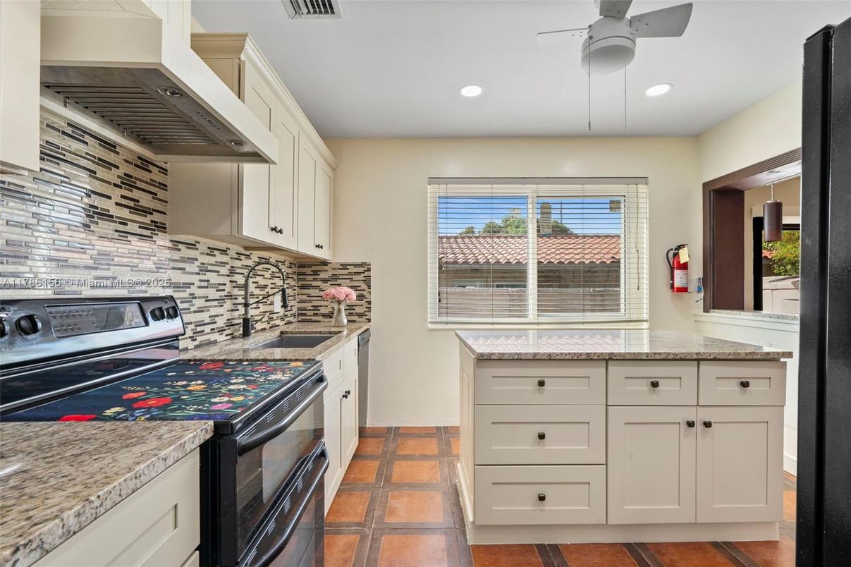 Interior, Kitchen, Recessed Lighting