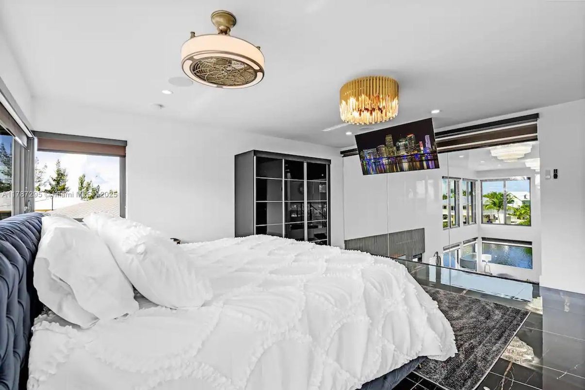 Bedroom, Interior, Recessed Lighting