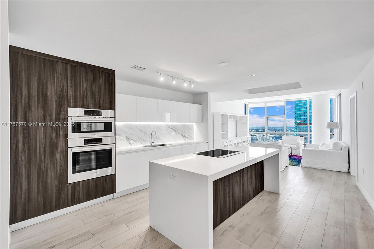 Interior, Kitchen, Living room, Stainless Steel Appliances, Water, Wood Texture Flooring