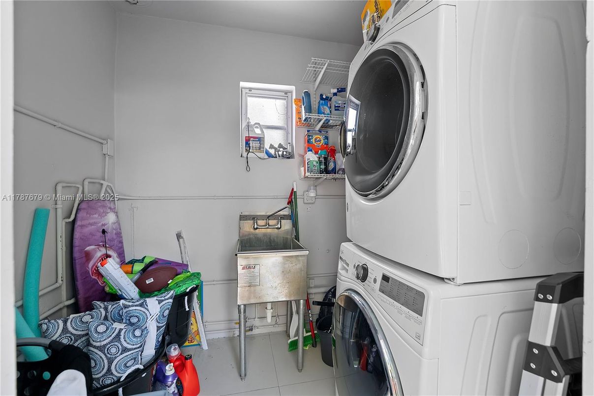 Interior, Utility Closets, Washer