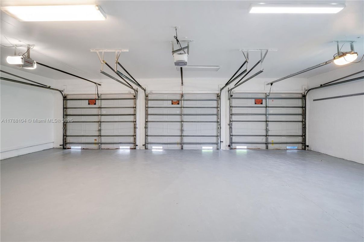 Garage, Interior
