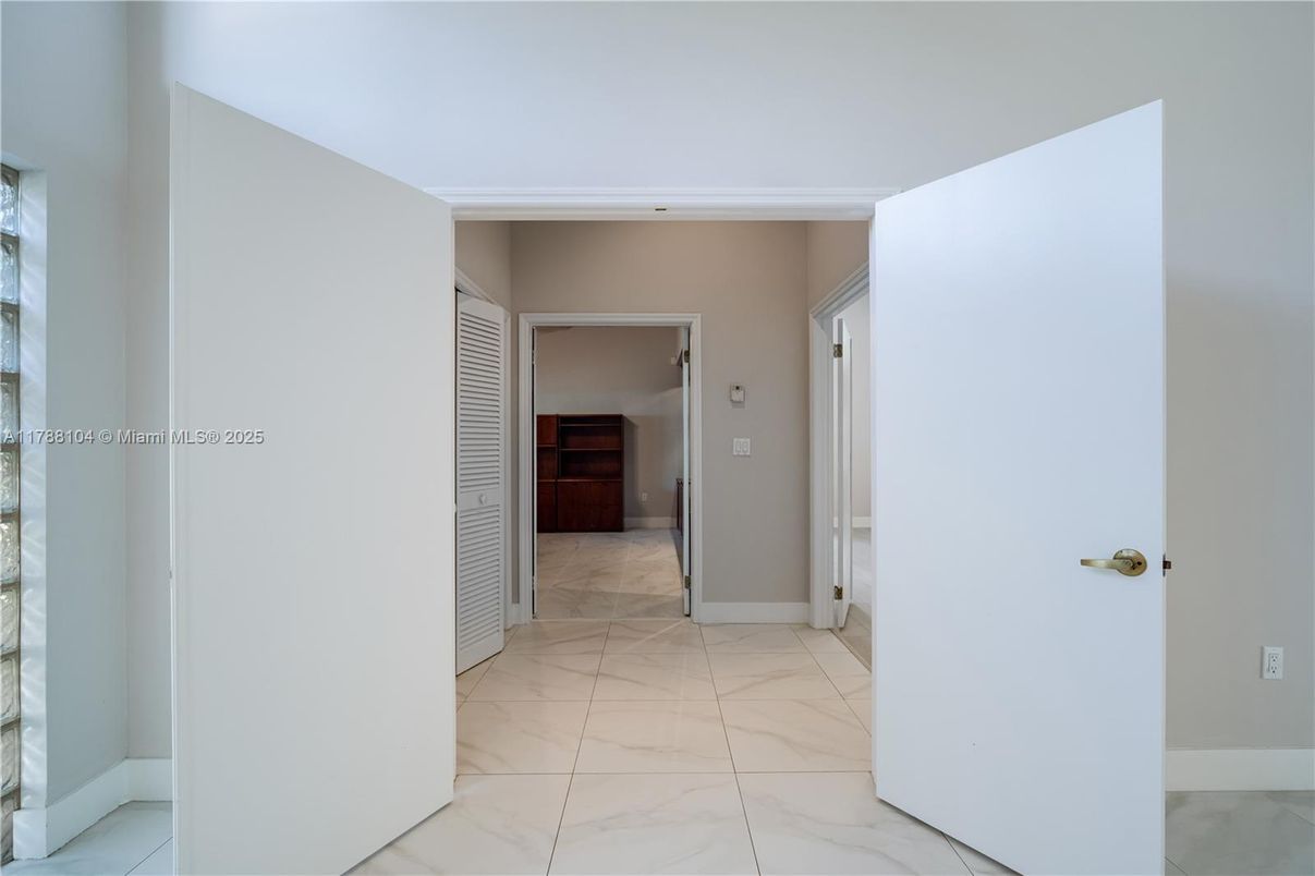Empty room, Interior, Marble