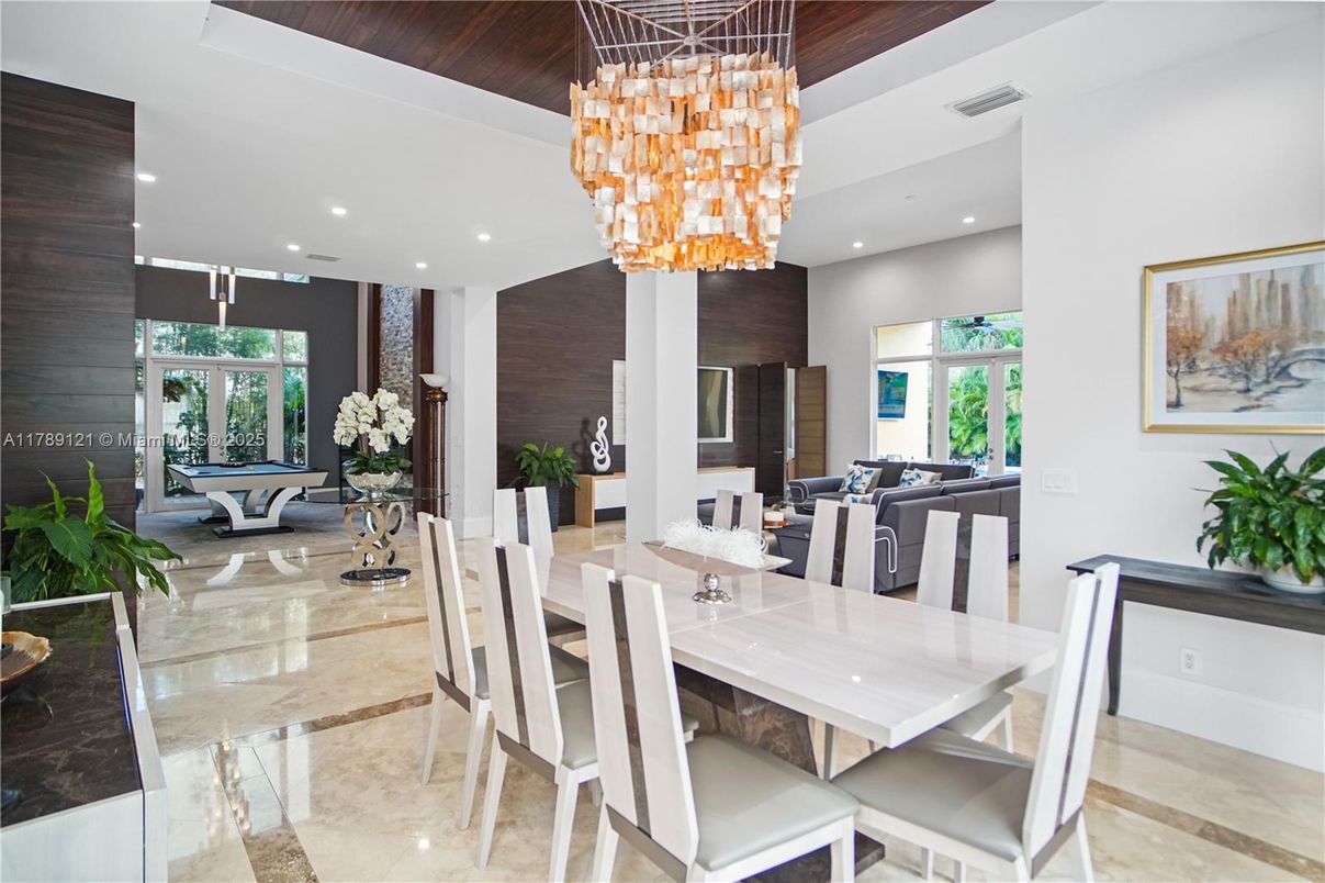 Chandelier, Dining room, Interior, Recessed Lighting, Wooden Ceilings