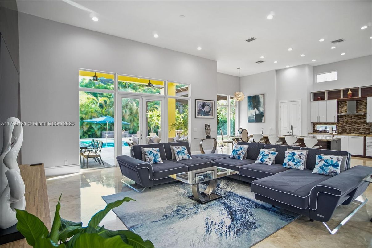 Interior, Kitchen, Living room, Pendant Lights, Recessed Lighting