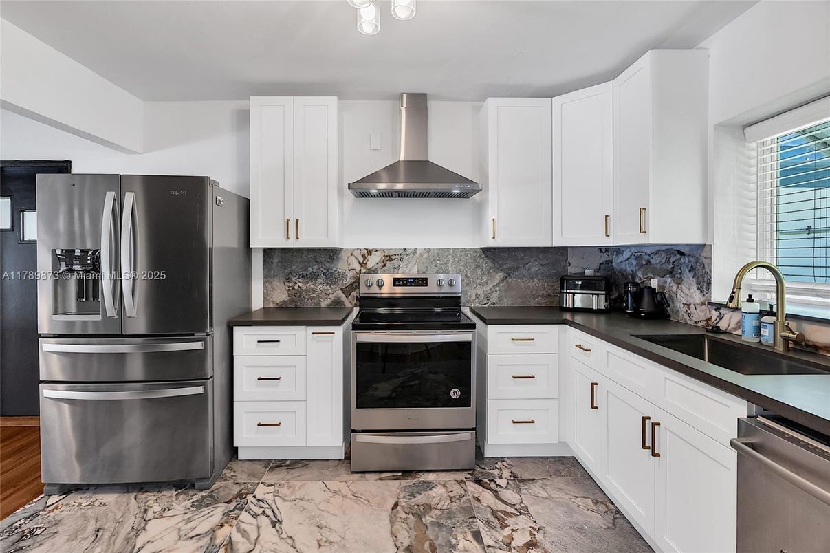 Interior, Kitchen, Marble, Stainless Steel Appliances
