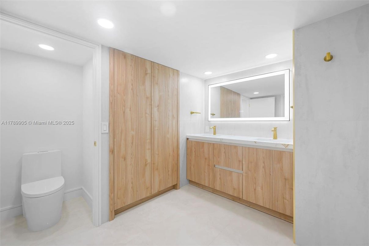 Bathroom, Interior, Recessed Lighting, Wooden Walls