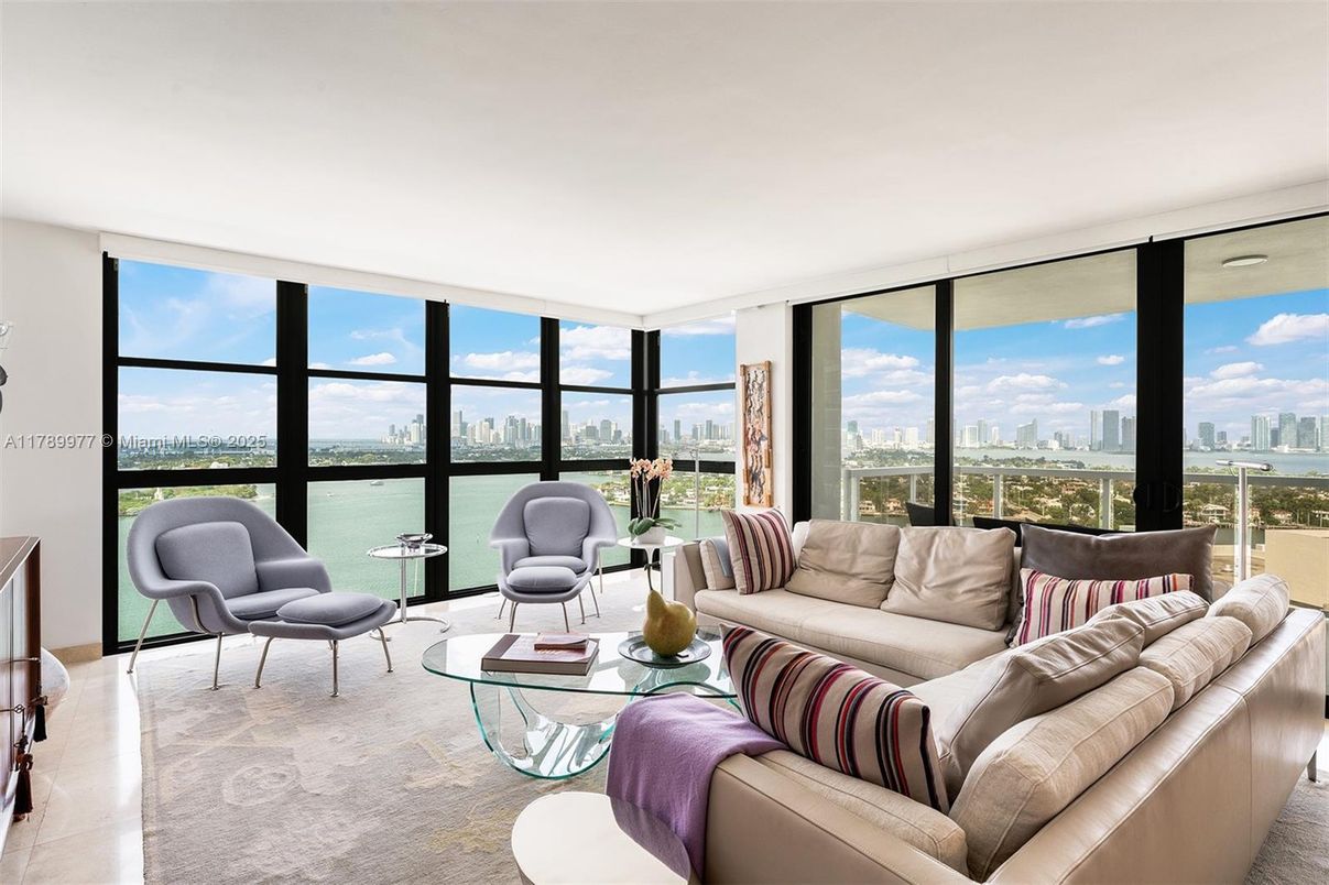 Interior, Living room, Water